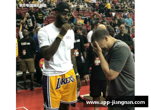 今日NBA焦点：詹姆斯转会传闻引发球迷热议与分析